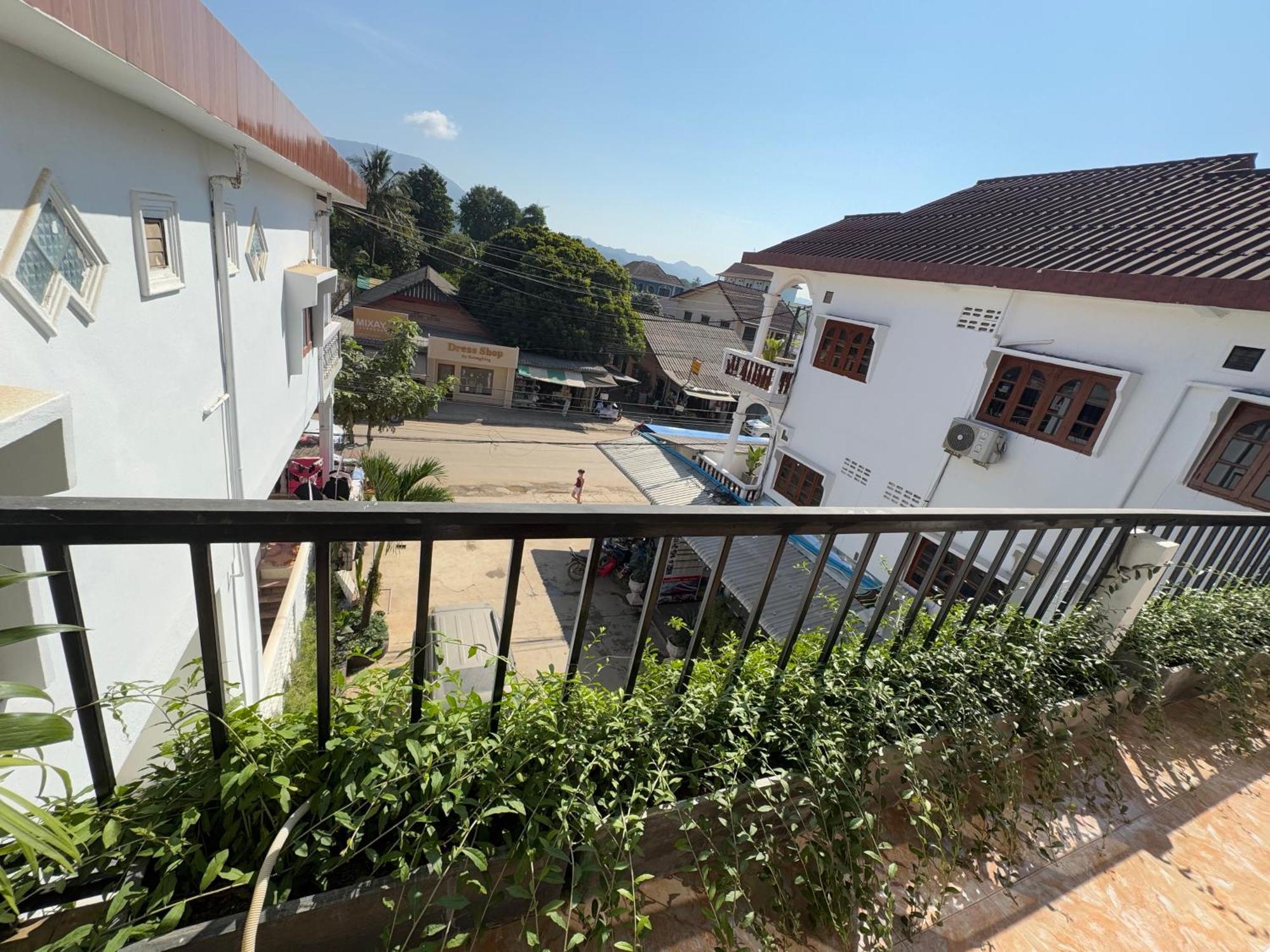 Vang Vieng Green Hotel Екстериор снимка